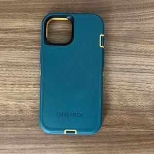 Otterbox Defender Series iPhone 13 case